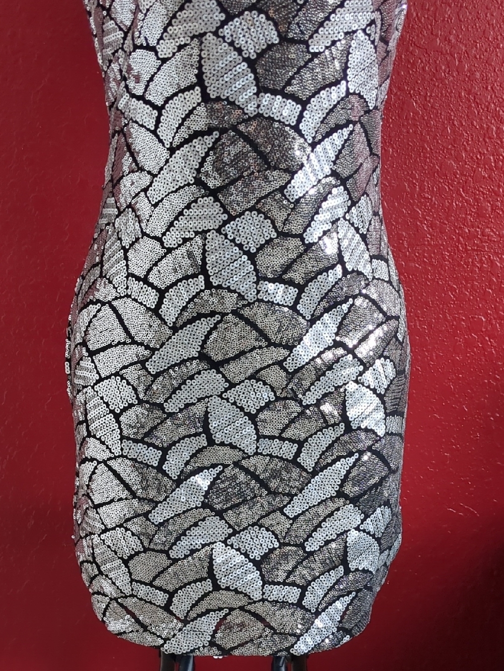 Rubber Ducky Silver & Black Sequin Open Back Short Sleeve Badycon Mini Dress - Picture 5 of 14